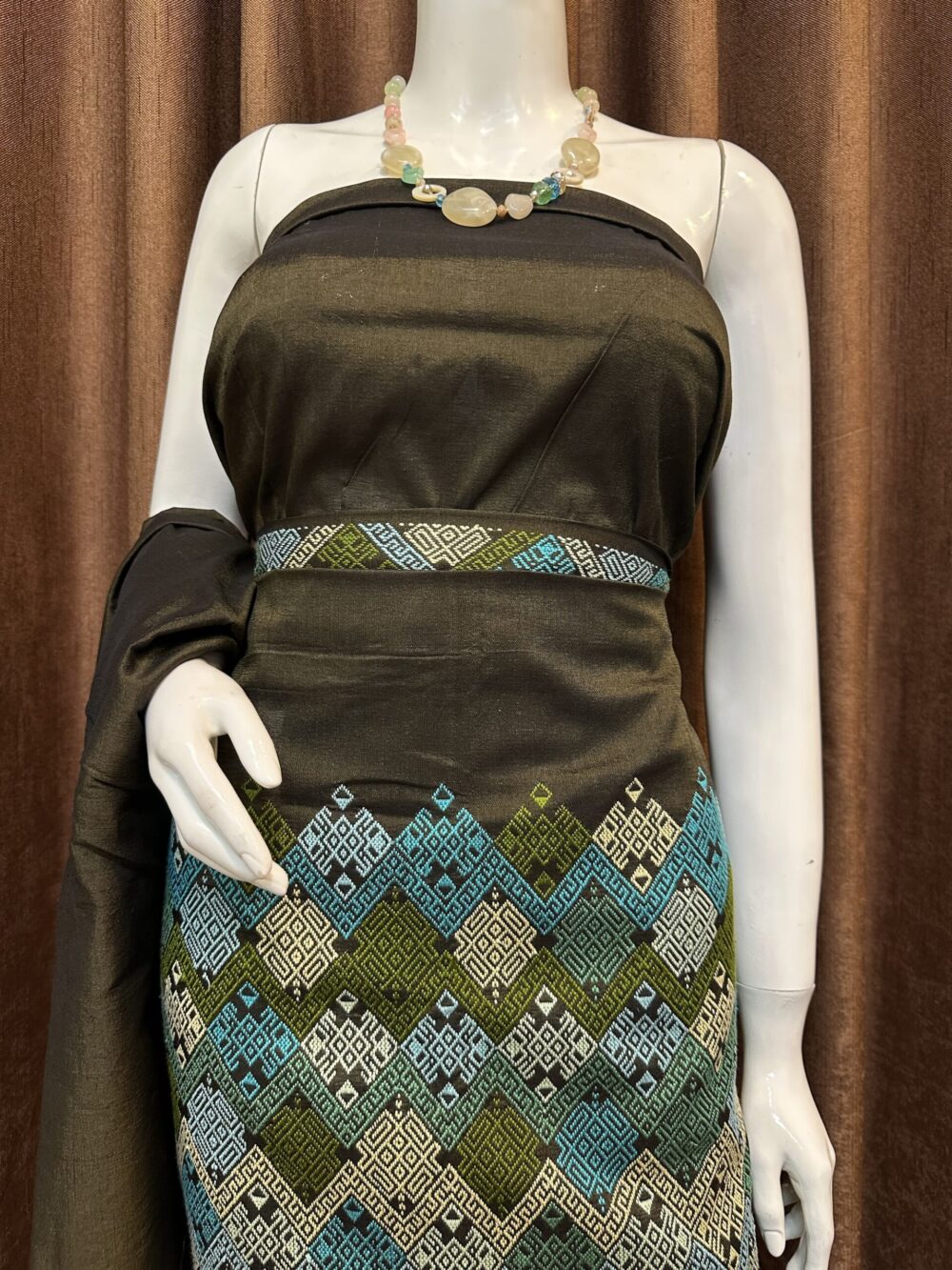 Premium Silk With Shawl - Image 4