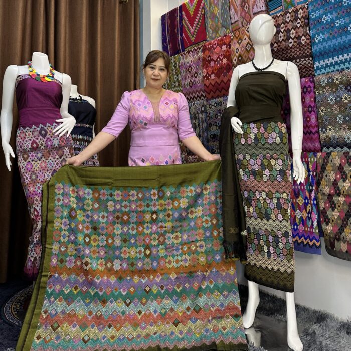 Premium silk with shawl