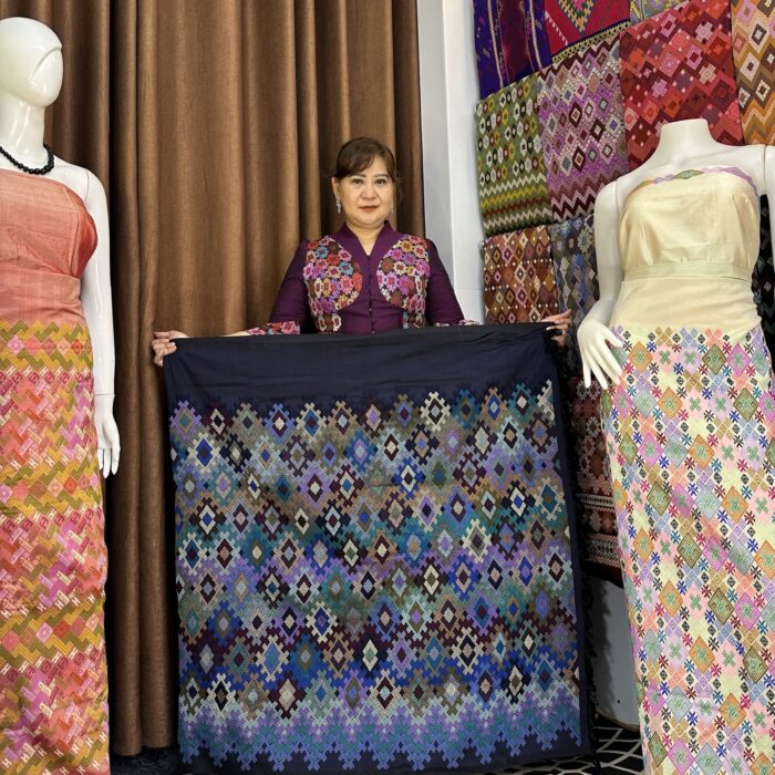 Premium silk with shawl