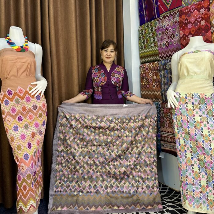 Premium silk with shawl