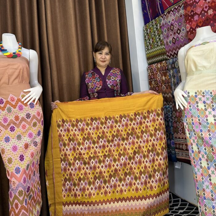 Premium silk with shawl