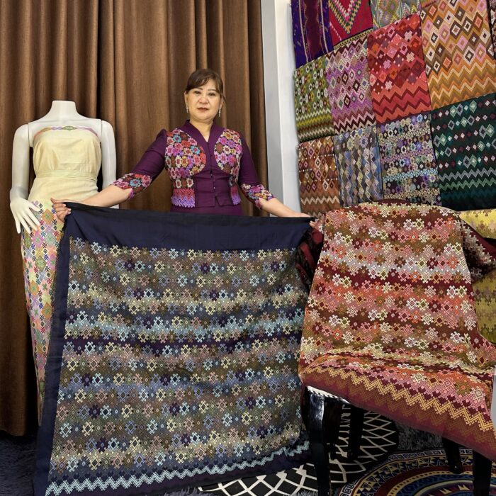 Premium silk with shawl