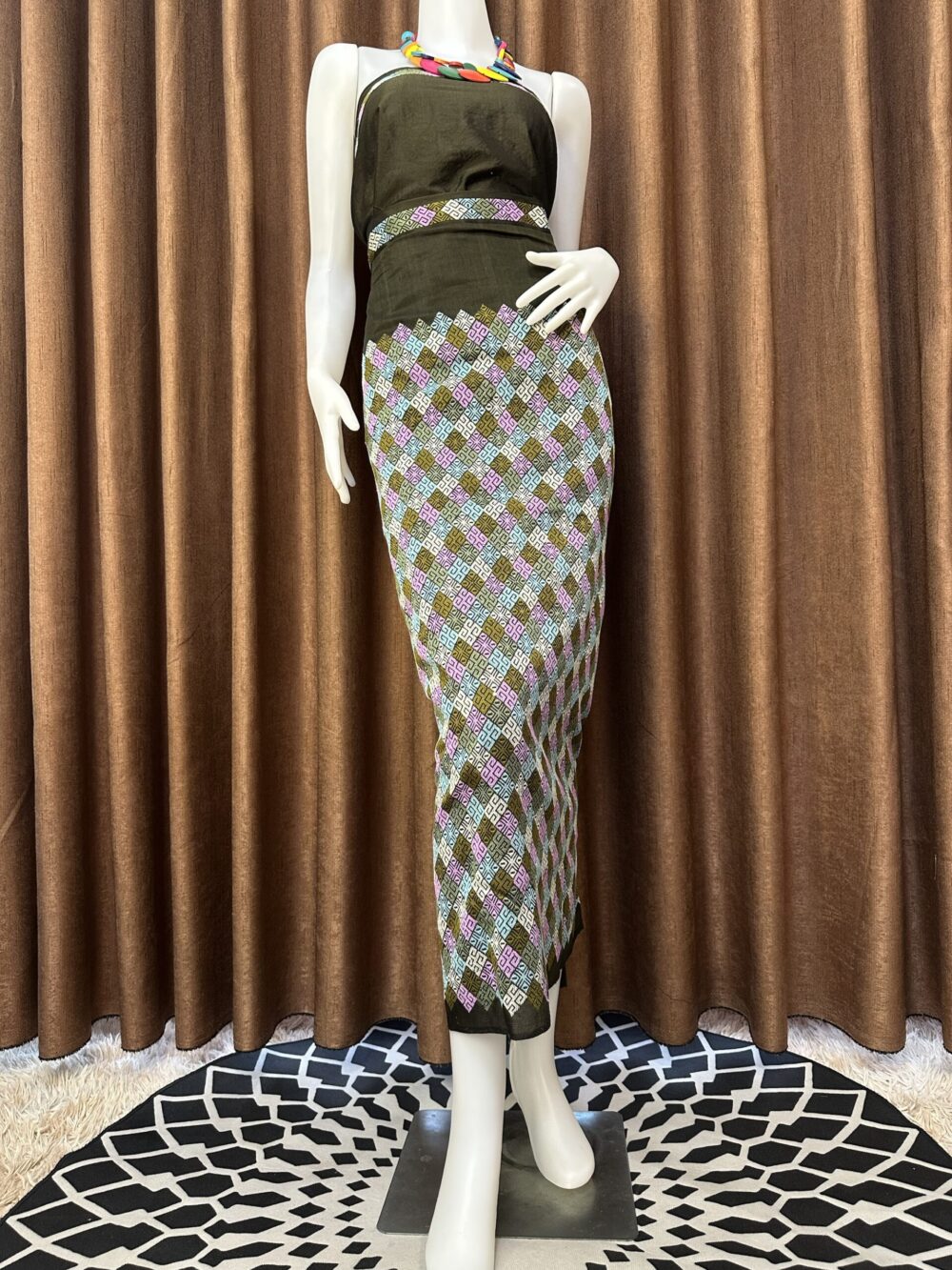 Premium Silk With Shawl - Image 4