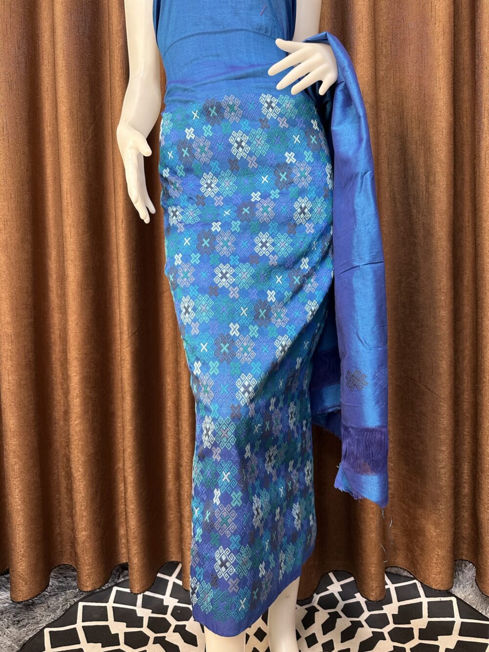 Premium silk with shawl - Image 2
